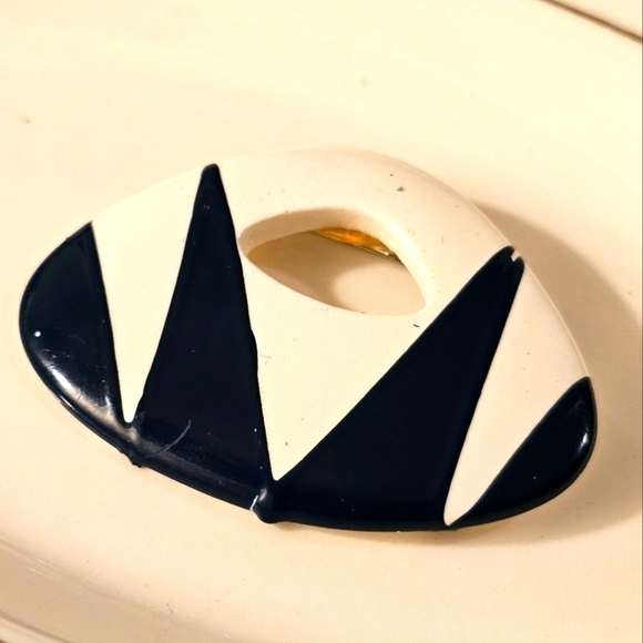 🐿 5/$20 🐿 Vintage Navy and White Art Deco Geometric Brooch Pin P1P15 - Picture 4 of 7